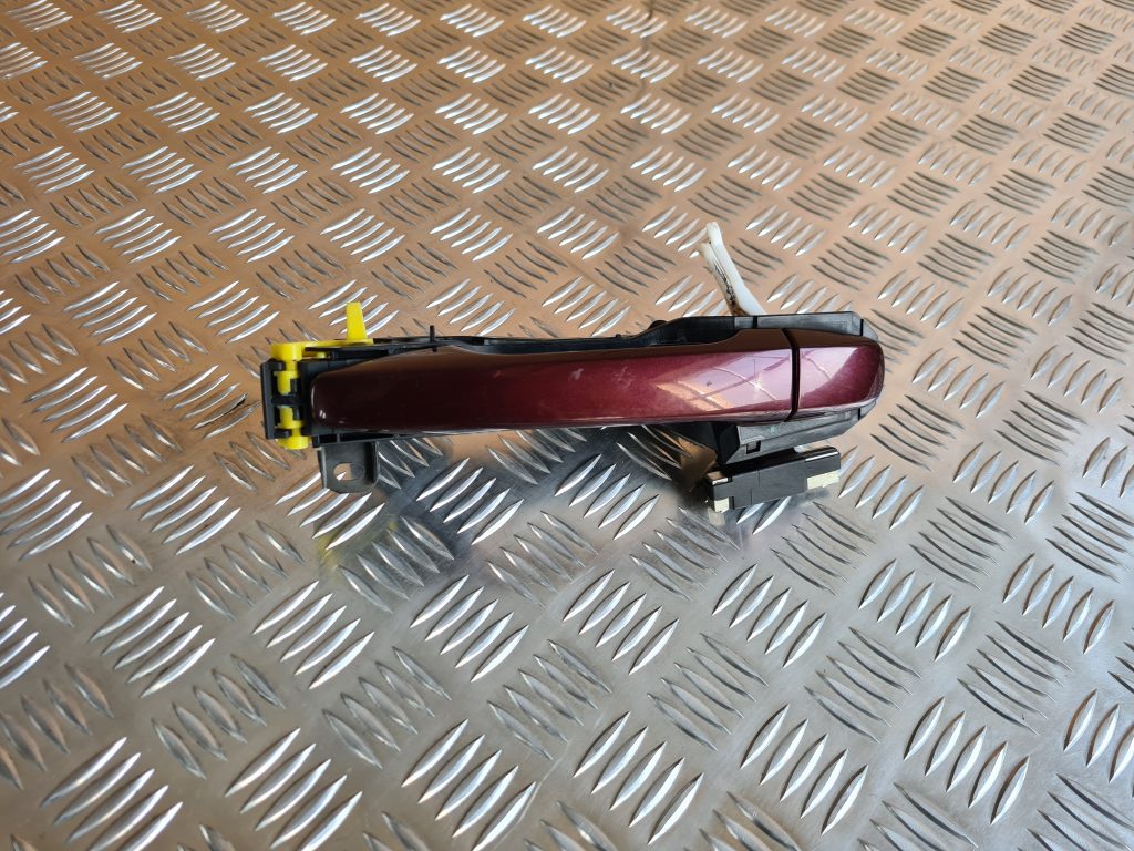 Aizmugurējāis labais durvju rokturis priekš TOYOTA AVENSIS 2012