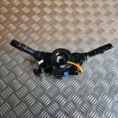 Stūres statnes slēdzis priekš TOYOTA AVENSIS 2012