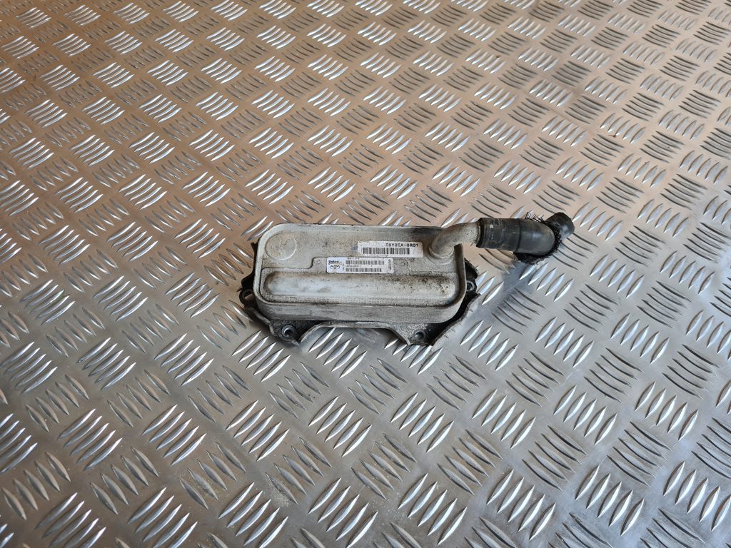 Eļļas radiators priekš TOYOTA AVENSIS 2012