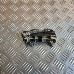 Aizmugurēja bufera kronšteins priekš TOYOTA AVENSIS 2012