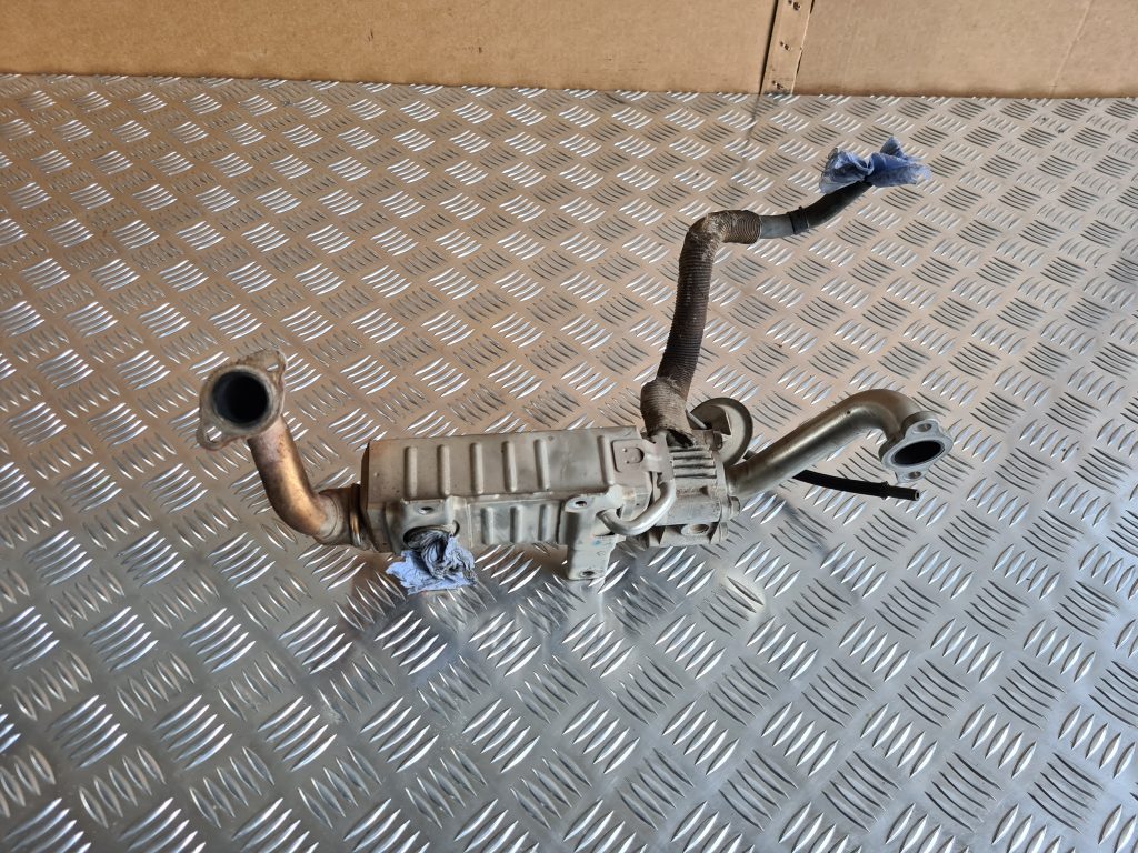 EGR vārsta dzesētājs priekš TOYOTA AVENSIS 2012 1 EGR vārsta dzesētājs priekš TOYOTA AVENSIS 2012