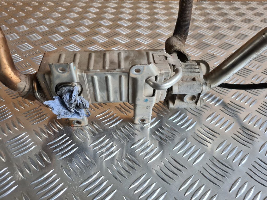 EGR vārsta dzesētājs priekš TOYOTA AVENSIS 2012 4 EGR vārsta dzesētājs priekš TOYOTA AVENSIS 2012