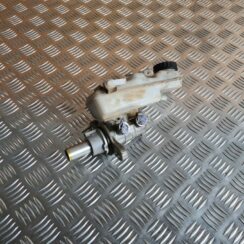 Bremžu pastiprinātāja galvenais cilindrs priekš TOYOTA AVENSIS 2012