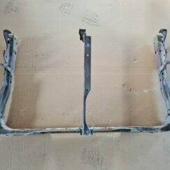 Priekšējā radiatora rāmis priekš TOYOTA AVENSIS 2012