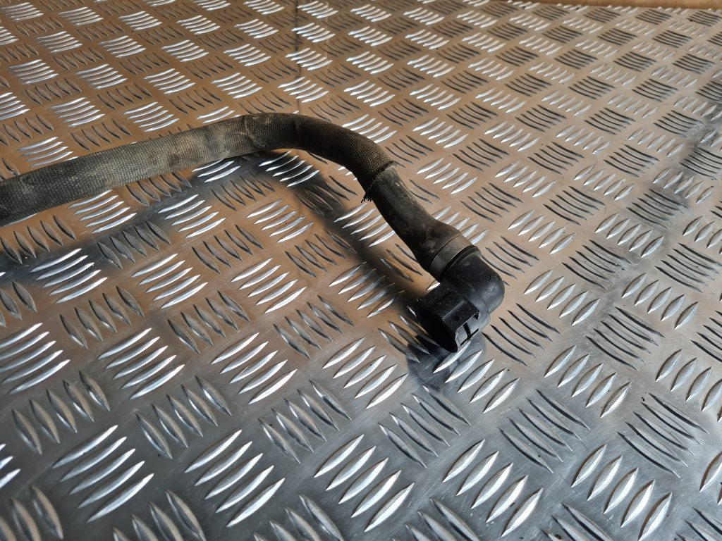 Dzesēšanas caurule priekš AUDI A6 AVANT 2007 QUATTRO 3 Dzesēšanas caurule priekš AUDI A6 AVANT 2007 QUATTRO