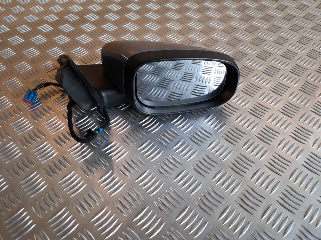 Ārējais spogulis, pa labi priekš VOLVO S40 2007 2 Ārējais spogulis, pa labi priekš VOLVO S40 2007