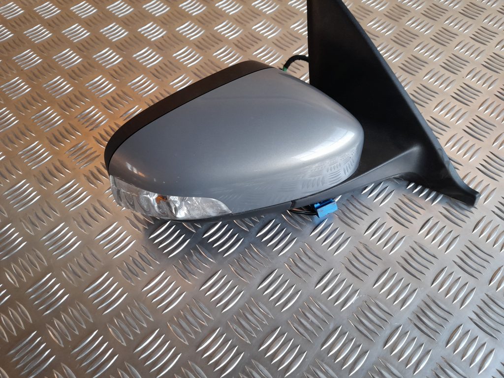 Ārējais spogulis, pa labi priekš VOLVO S40 2007 1 Ārējais spogulis, pa labi priekš VOLVO S40 2007