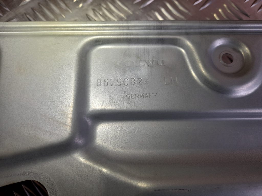 Stikla pacelšanas mehānisma panele priekš VOLVO S40 2007 3 Stikla pacelšanas mehānisma panele priekš VOLVO S40 2007