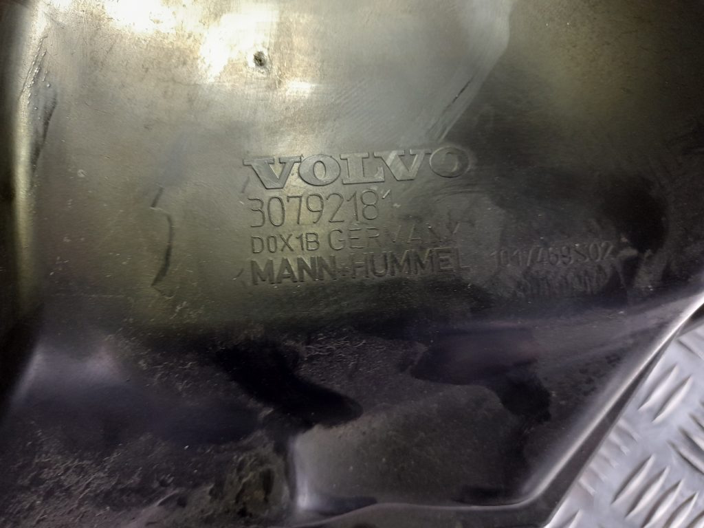 Gaisa filtra korpuss priekš VOLVO S40 2007 2 Gaisa filtra korpuss priekš VOLVO S40 2007