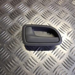 Salona durvju rokturis, aizmugures kreisais priekš KIA PICANTO 2006