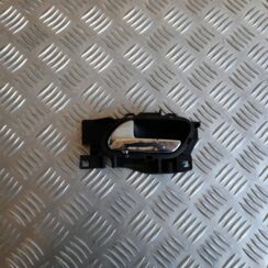 Salona durvju rokturis, aizmugures kreisais priekš CITROEN PICASSO 2007