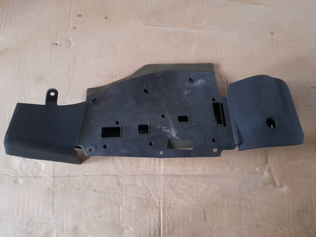 Mērinstrumentu paneļa apakšēja apdare priekš CITROEN PICASSO 2007 1 Mērinstrumentu paneļa apakšēja apdare priekš CITROEN PICASSO 2007