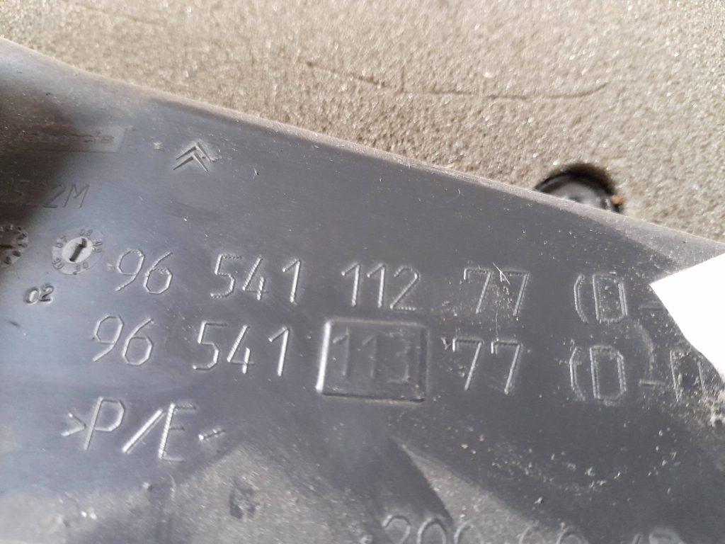 Mērinstrumentu paneļa apakšēja apdare priekš CITROEN PICASSO 2007 3 Mērinstrumentu paneļa apakšēja apdare priekš CITROEN PICASSO 2007