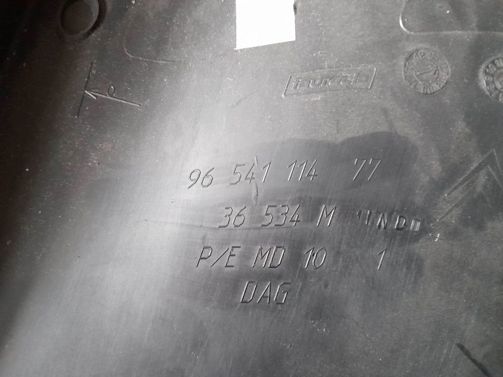 Mērinstrumentu paneļa apdare (zem stūres) priekš CITROEN PICASSO 2007 2 Mērinstrumentu paneļa apdare (zem stūres) priekš CITROEN PICASSO 2007