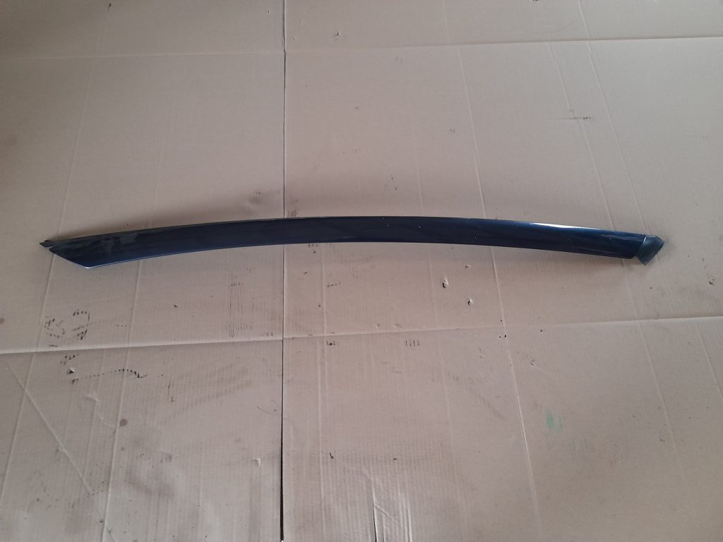 Vējstikla moldings priekš CITROEN PICASSO 2007