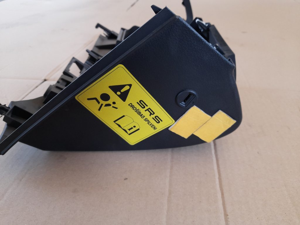 Mērinstrumentu paneļa apdare (zem stūres) priekš MAZDA 6 2008 4 Mērinstrumentu paneļa apdare (zem stūres) priekš MAZDA 6 2008