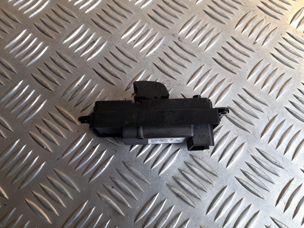 Stikla pacelšanas poga priekš MAZDA 6 2008