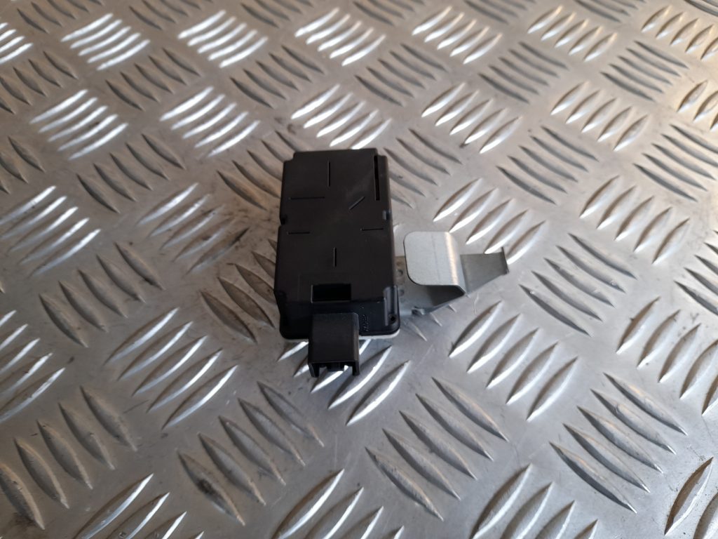 Imobilaizera vadības bloks priekš MAZDA 6 2008 1 Imobilaizera vadības bloks priekš MAZDA 6 2008