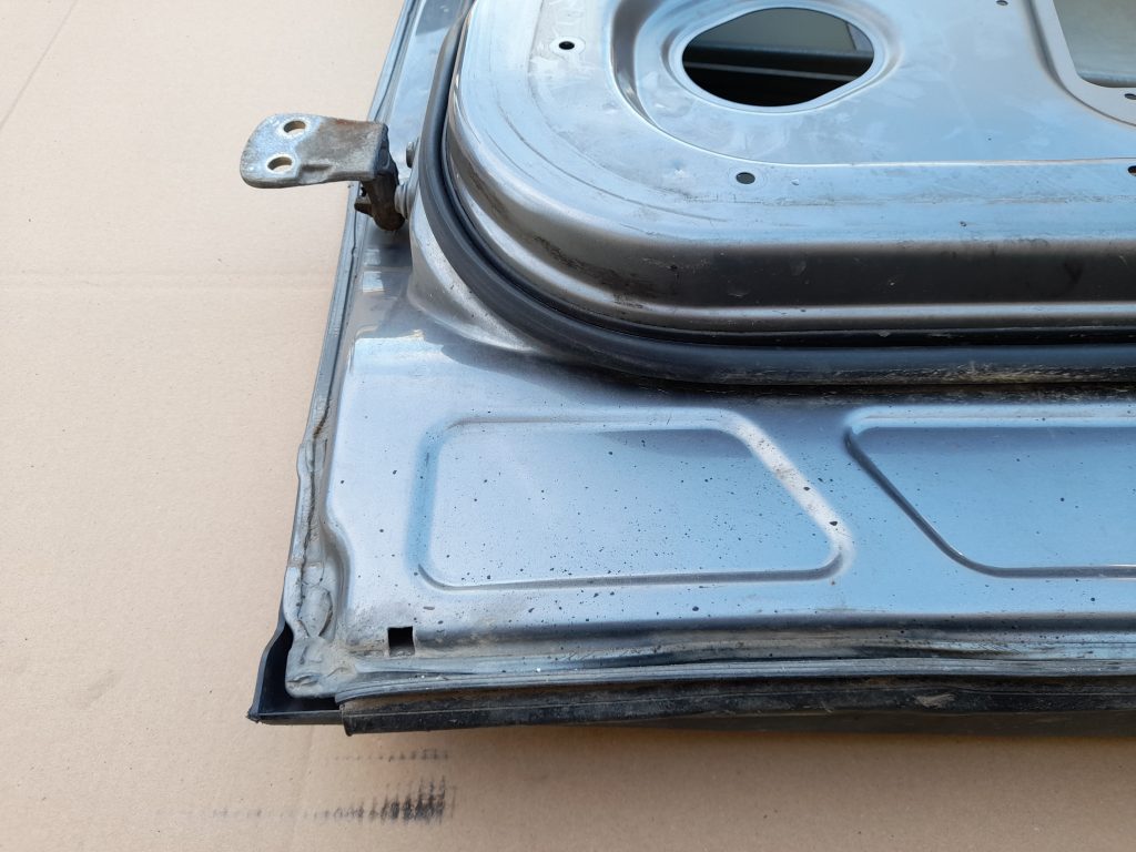 Priekšējās labās durvis priekš RANGE ROVER SPORT 2007 4 Priekšējās labās durvis priekš RANGE ROVER SPORT 2007