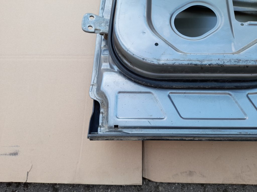 Aizmugurējās labās durvis priekš RANGE ROVER SPORT 2007 4 Aizmugurējās labās durvis priekš RANGE ROVER SPORT 2007