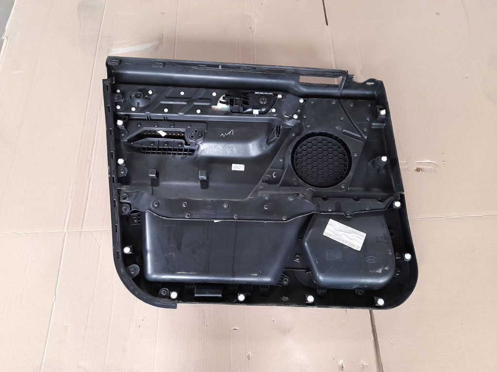 Priekšējo labo durvju apdare priekš RANGE ROVER SPORT 2007 2 Priekšējo labo durvju apdare priekš RANGE ROVER SPORT 2007