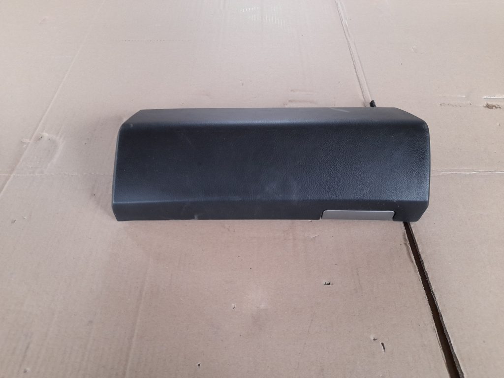 Mantu glabāšanas nodalījums pasažiera pusē priekš RANGE ROVER SPORT 2007 1 Mantu glabāšanas nodalījums pasažiera pusē priekš RANGE ROVER SPORT 2007