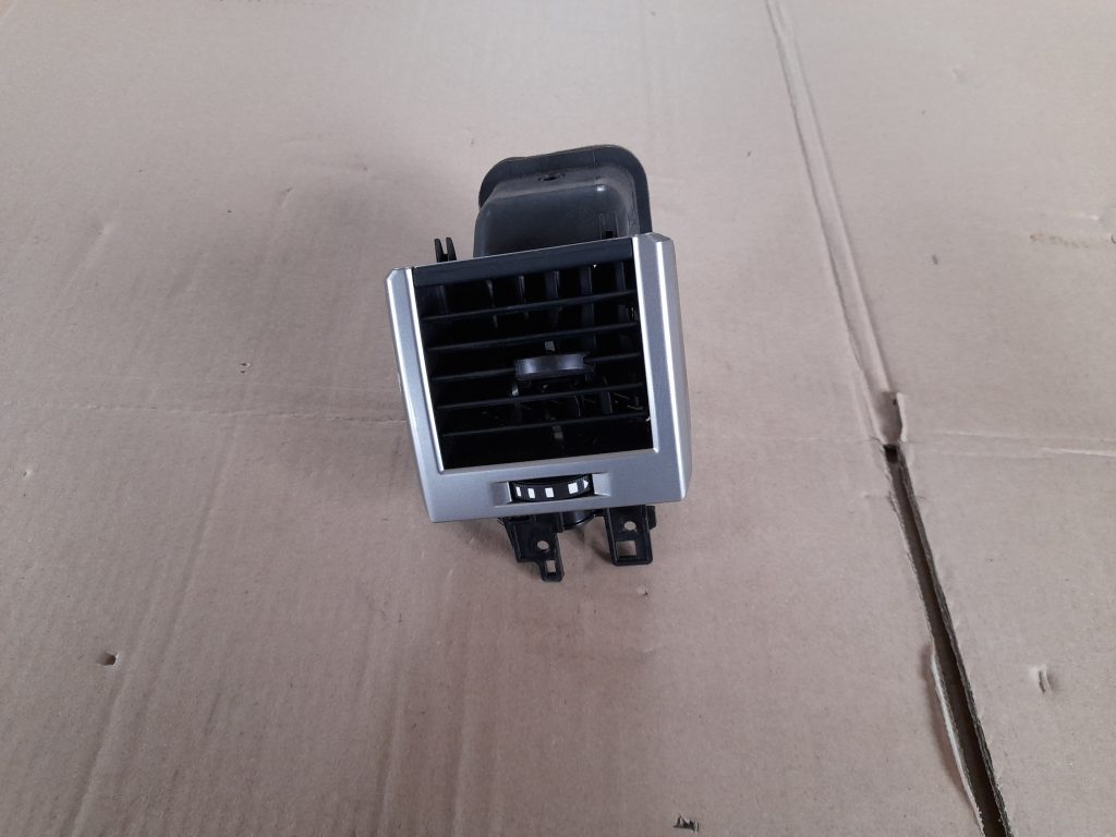 Mērinstrumentu paneļa gaisa vads, centrā priekš RANGE ROVER SPORT 2007