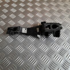 Priekšējāis kreisais durvju rokturis priekš RANGE ROVER SPORT 2007