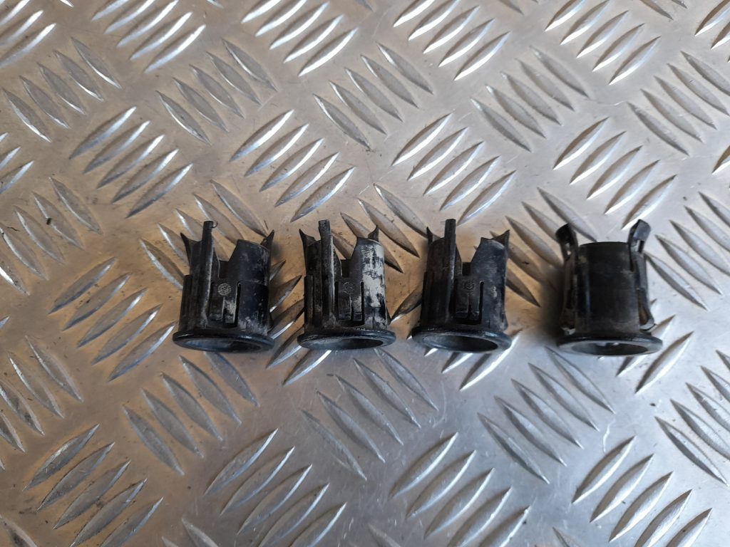 Parkošanās devēja stiprinājums priekš RANGE ROVER SPORT 2007 2 Parkošanās devēja stiprinājums priekš RANGE ROVER SPORT 2007