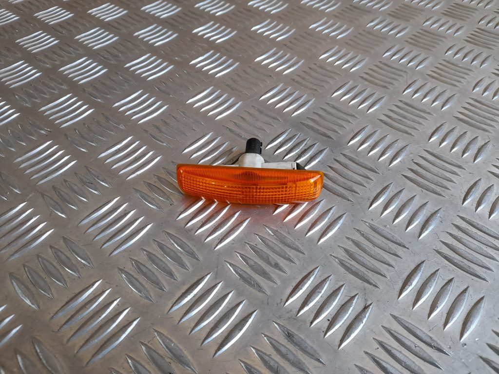 Pagrieziena signala lukturis priekš RANGE ROVER SPORT 2007 1 Pagrieziena signala lukturis priekš RANGE ROVER SPORT 2007