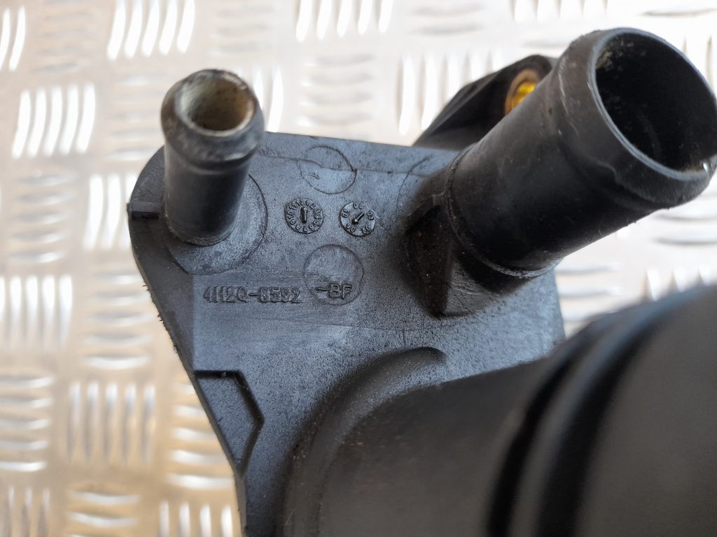 Termostata korpuss priekš RANGE ROVER SPORT 2007 4 Termostata korpuss priekš RANGE ROVER SPORT 2007