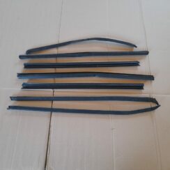 Durvju moldingu komplekts priekš VOLVO V70 2003 SILVER