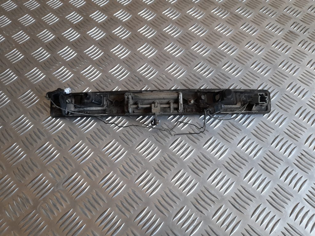 Numura zīmes gaismas uzlika komplektā priekš VOLVO V70 2003 SILVER 2 Numura zīmes gaismas uzlika komplektā priekš VOLVO V70 2003 SILVER