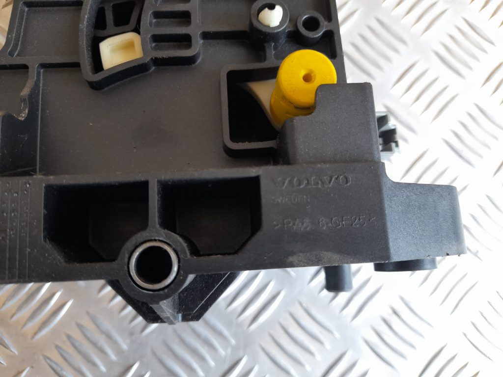 Ātrumu pārslēgšanas slēdzis priekš VOLVO V70 2003 SILVER 3 Ātrumu pārslēgšanas slēdzis priekš VOLVO V70 2003 SILVER