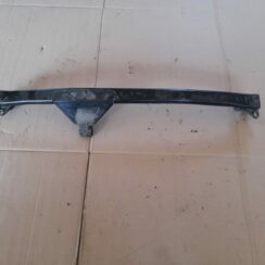 Priekšējo statņu stiprinājums priekš VOLVO V70 2003 SILVER