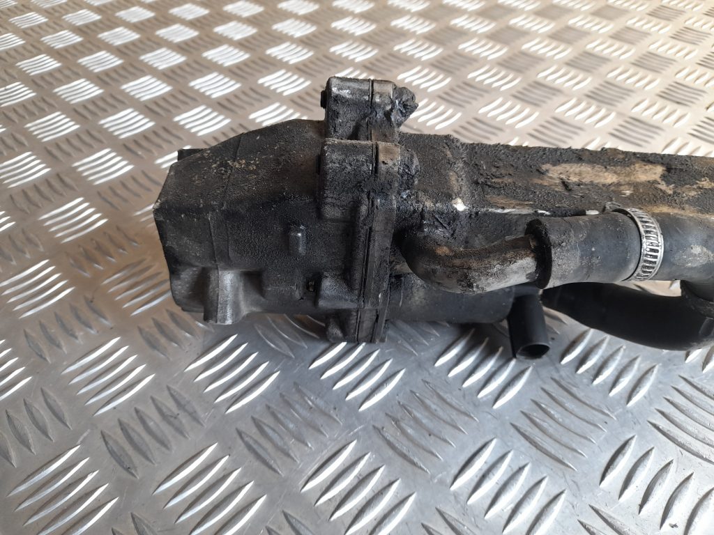 EGR vārsta dzesētājs priekš VOLVO V70 2003 SILVER