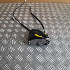 Aizmugurējo labo durvju slēdzene priekš OPEL ASTRA SPORT 2017