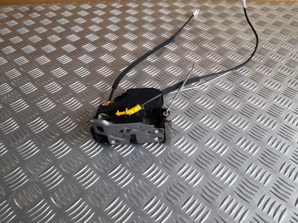 Priekšējo kreiso durvju slēdzene priekš OPEL ASTRA SPORT 2017 1 Priekšējo kreiso durvju slēdzene priekš OPEL ASTRA SPORT 2017