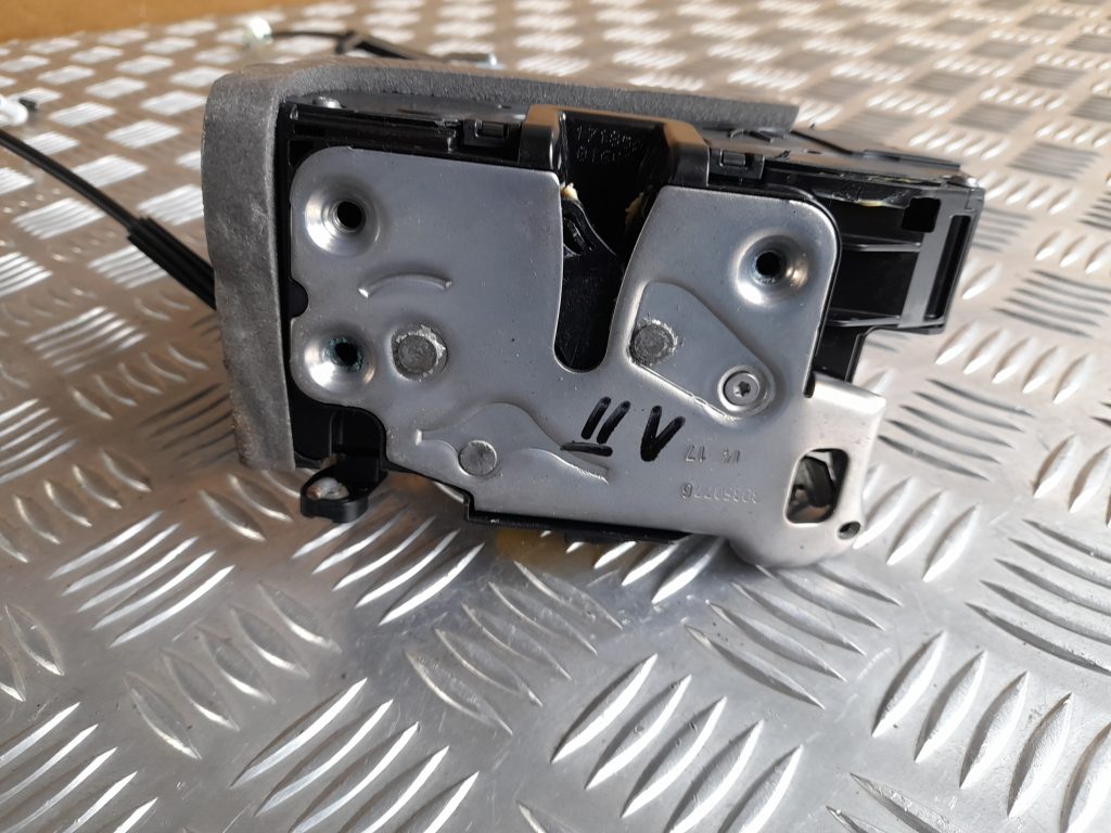 Priekšējo kreiso durvju slēdzene priekš OPEL ASTRA SPORT 2017 5 Priekšējo kreiso durvju slēdzene priekš OPEL ASTRA SPORT 2017