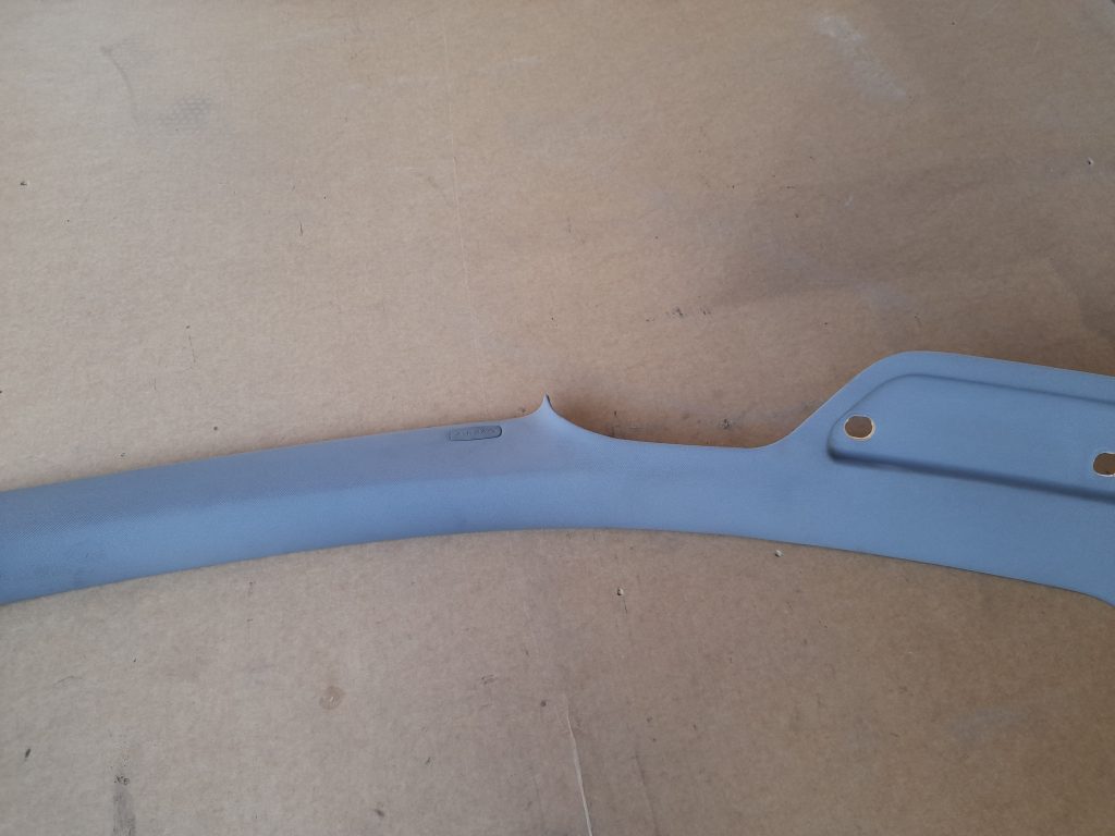 Priekšējas salona statnes apdare priekš VW PHAETON 2005 3 Priekšējas salona statnes apdare priekš VW PHAETON 2005