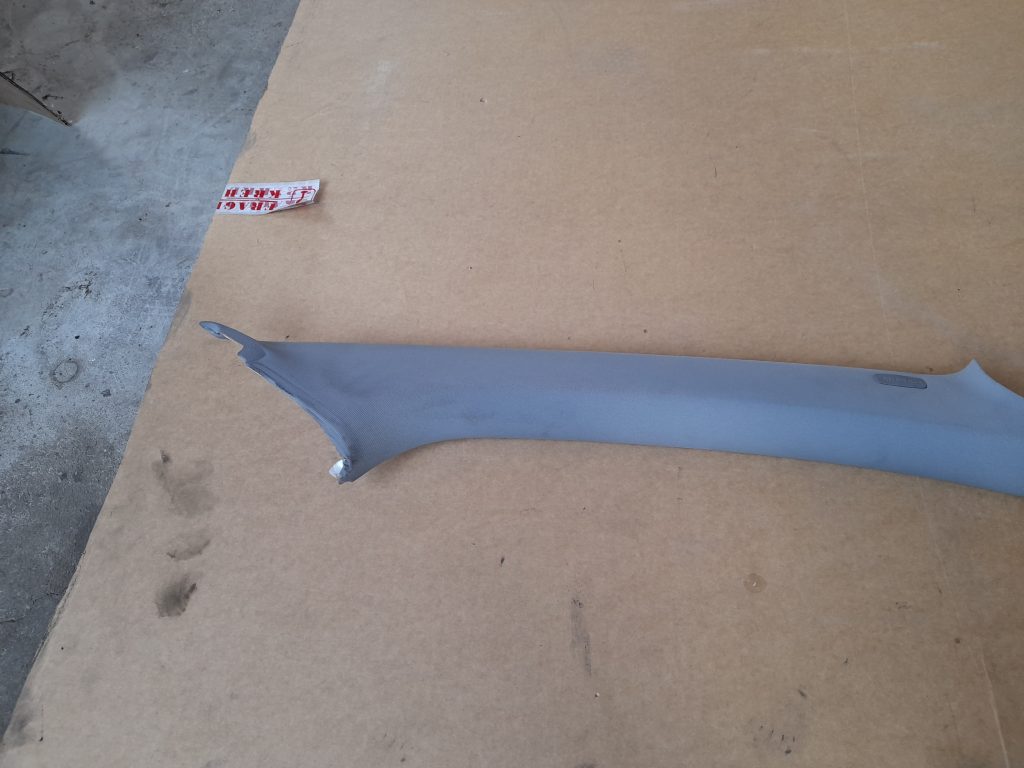 Priekšējas salona statnes apdare priekš VW PHAETON 2005 2 Priekšējas salona statnes apdare priekš VW PHAETON 2005