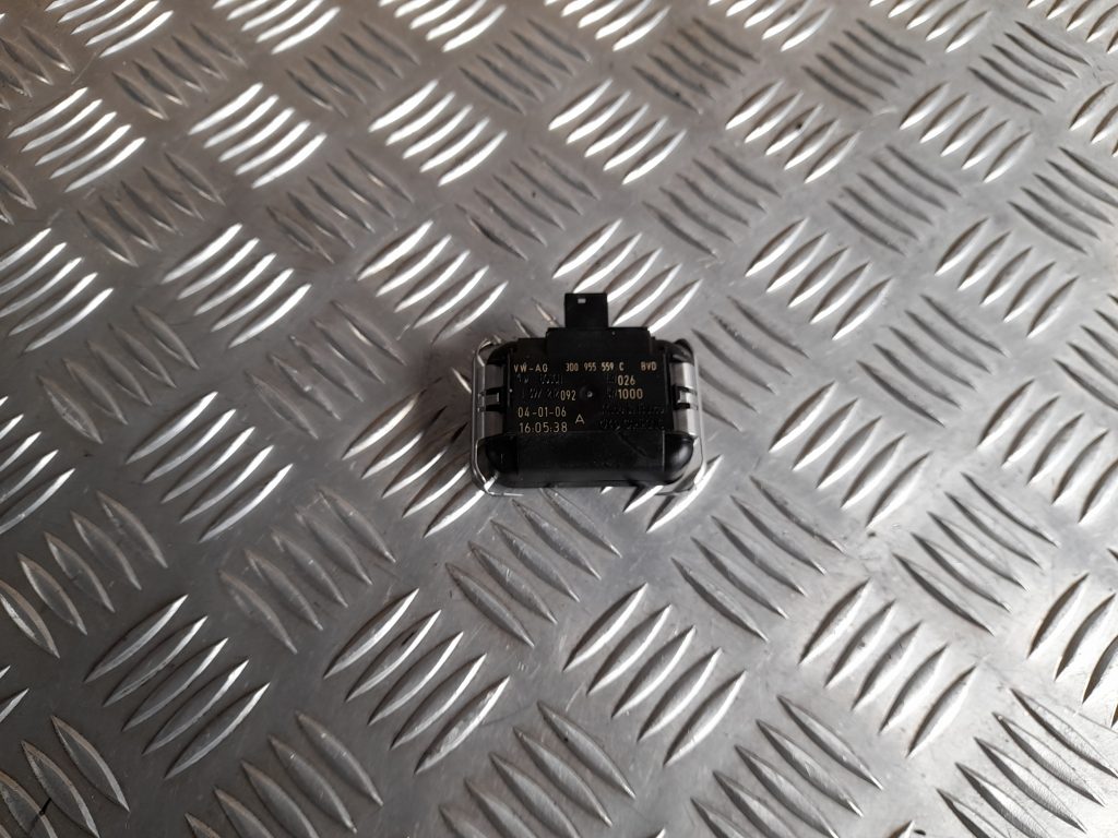 Lietus sensors priekš VW PHAETON 2005 1 Lietus sensors priekš VW PHAETON 2005