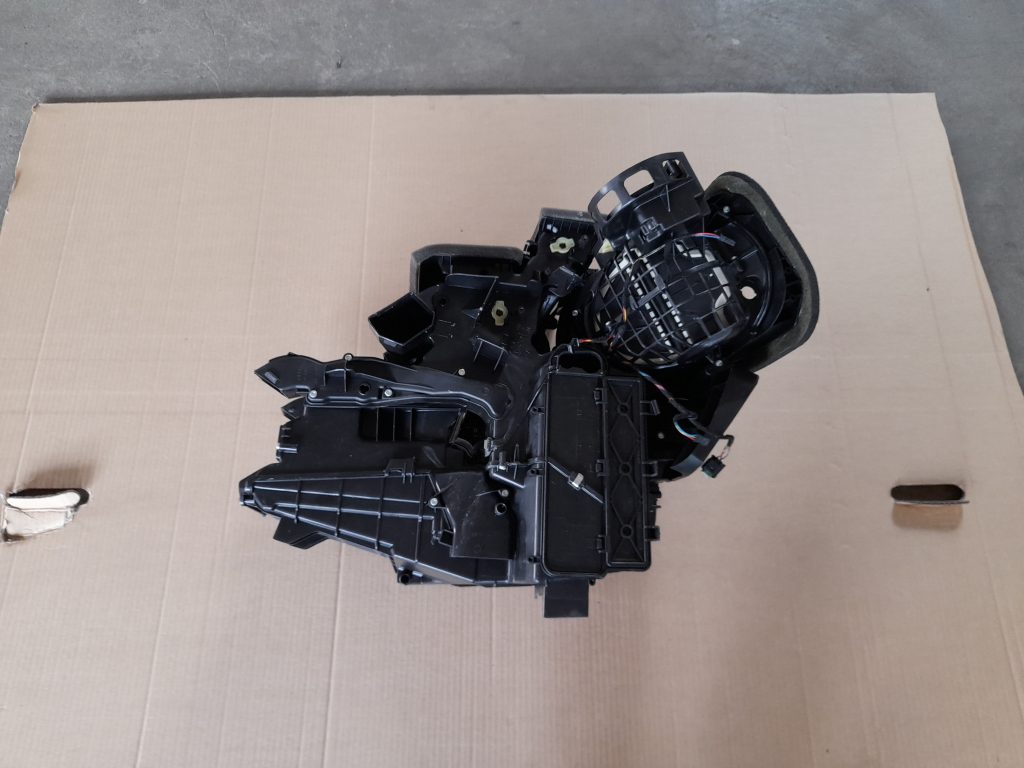 Salona sildītājs priekš VOLVO XC60 2009 3 Salona sildītājs priekš VOLVO XC60 2009