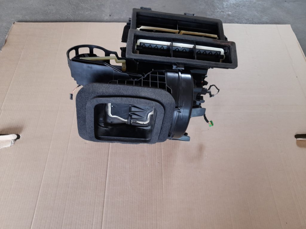 Salona sildītājs priekš VOLVO XC60 2009 2 Salona sildītājs priekš VOLVO XC60 2009