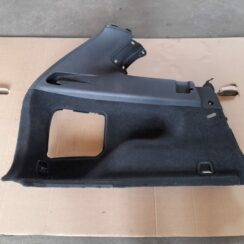 Bagāžnieka nodalījuma sānu apdare priekš VOLVO XC60 2009