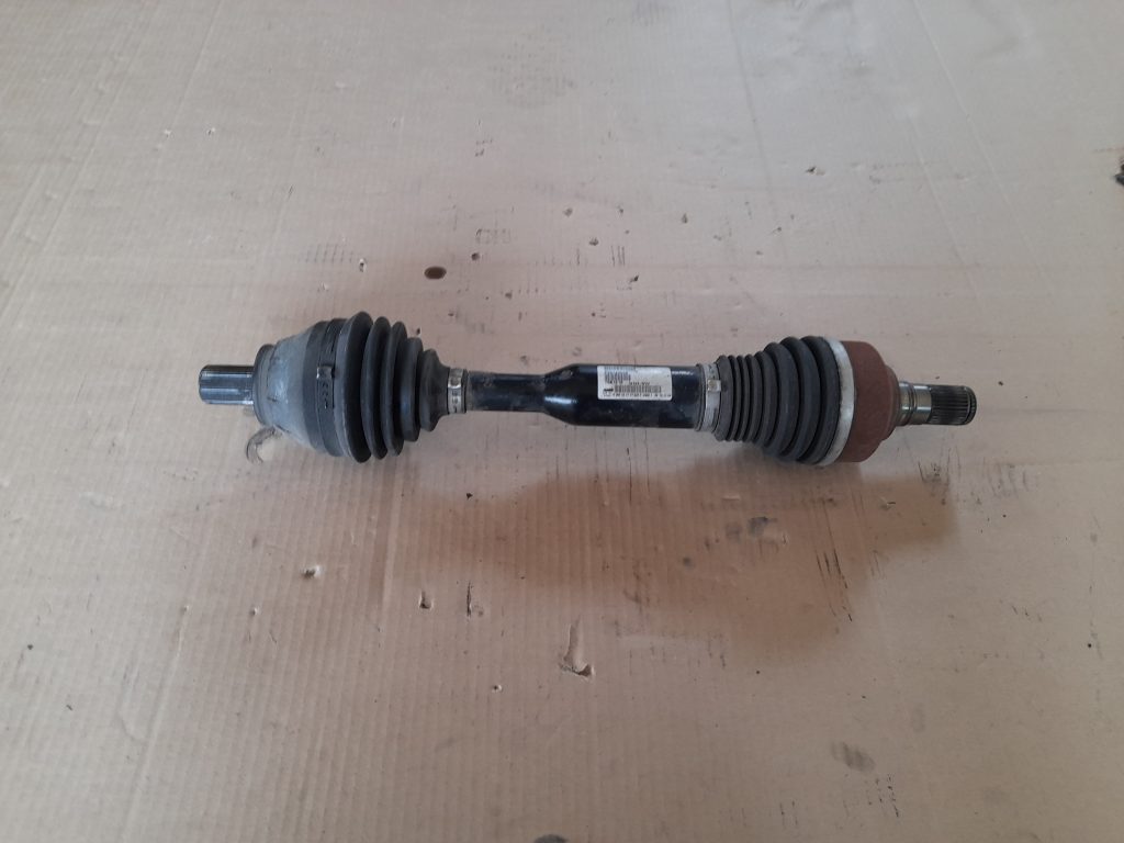 Pusass priekšējā kreisā priekš VOLVO XC60 2009 1 Pusass priekšējā kreisā priekš VOLVO XC60 2009