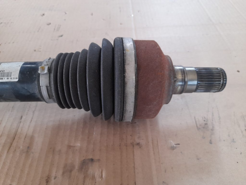 Pusass priekšējā kreisā priekš VOLVO XC60 2009 4 Pusass priekšējā kreisā priekš VOLVO XC60 2009