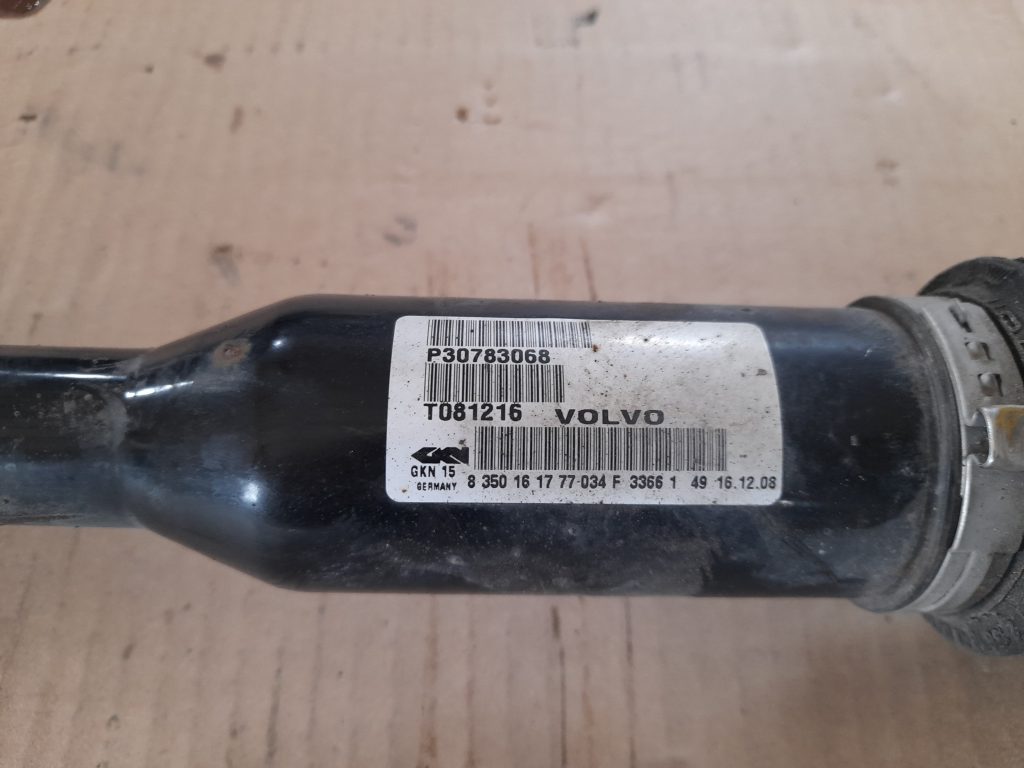 Pusass priekšējā kreisā priekš VOLVO XC60 2009 3 Pusass priekšējā kreisā priekš VOLVO XC60 2009