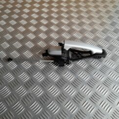 Aizmugurējais kreisais durvju rokturis priekš VOLVO XC60 2009