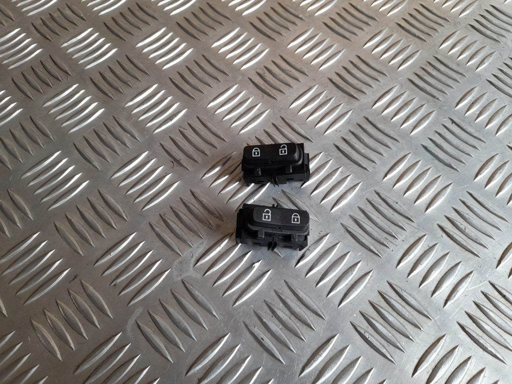 Atvēršanas/aizvēršanas poga priekš VOLVO XC60 2009